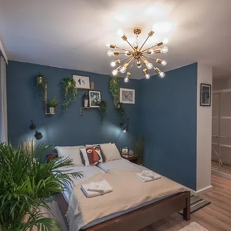 شقة Spacious ~ 150m Main Square ~ Self Check-in 24h *