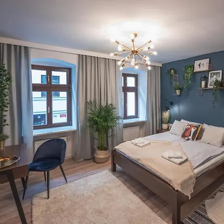 Apartment Spacious ~ 150m Main Square ~ Self Check-in 24h Wroclaw