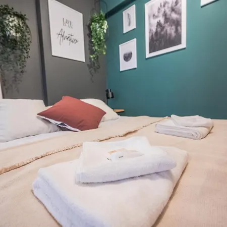 Spacious ~ 150m Main Square ~ Self Check-in 24h