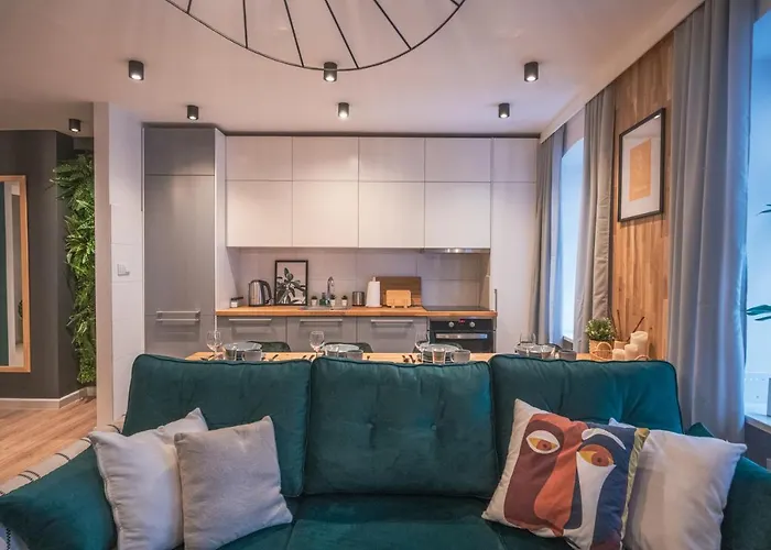 Spacious ~ 150m Main Square ~ Self Check-in 24h Wroclaw