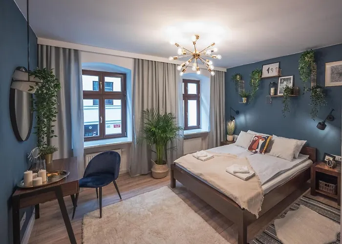 Apartment Spacious ~ 150m Main Square ~ Self Check-in 24h Wroclaw